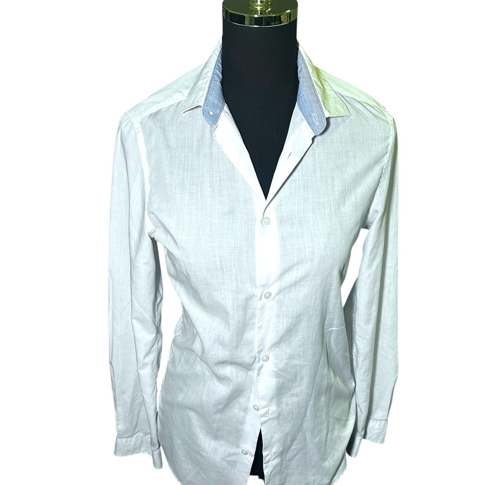 H&M Women's White Button-Down Shirt with Blue Collar